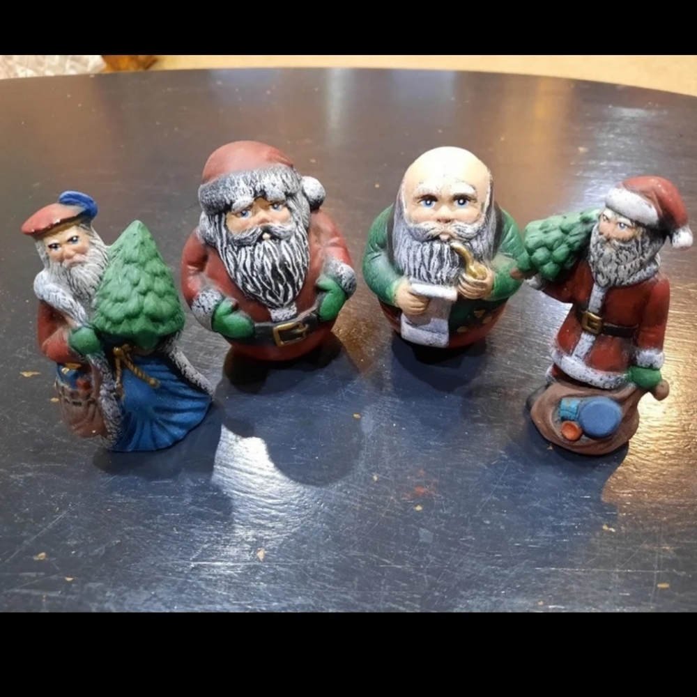 Lot 4 Small ceramic folk art Santas Christmas